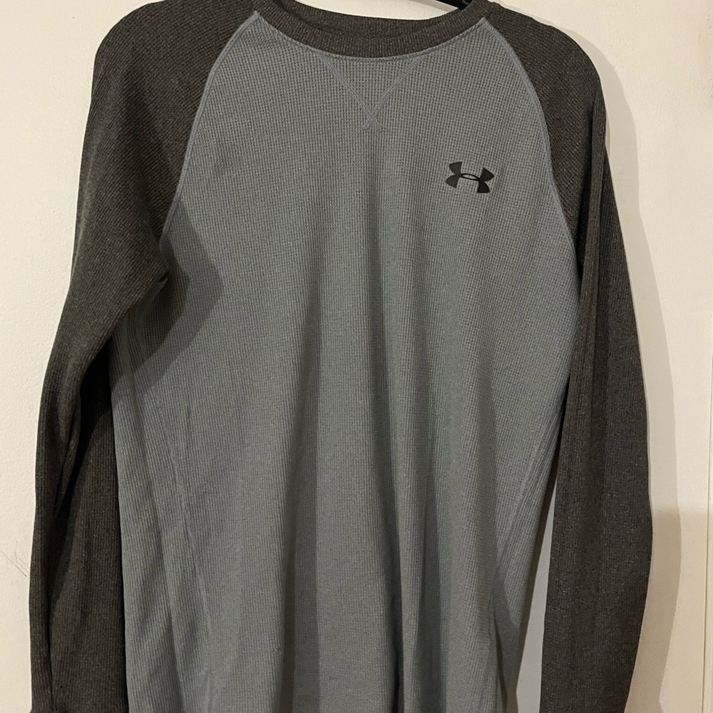 Under Armour Men's Gray and Black Shirt